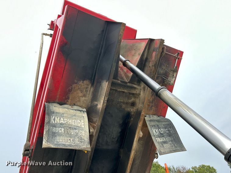 image for item EK3332 1999 Sterling  L9511 dump truck