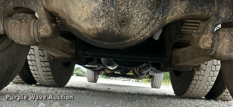 image for item EK3332 1999 Sterling  L9511 dump truck