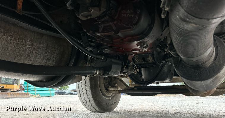 image for item EK3332 1999 Sterling  L9511 dump truck