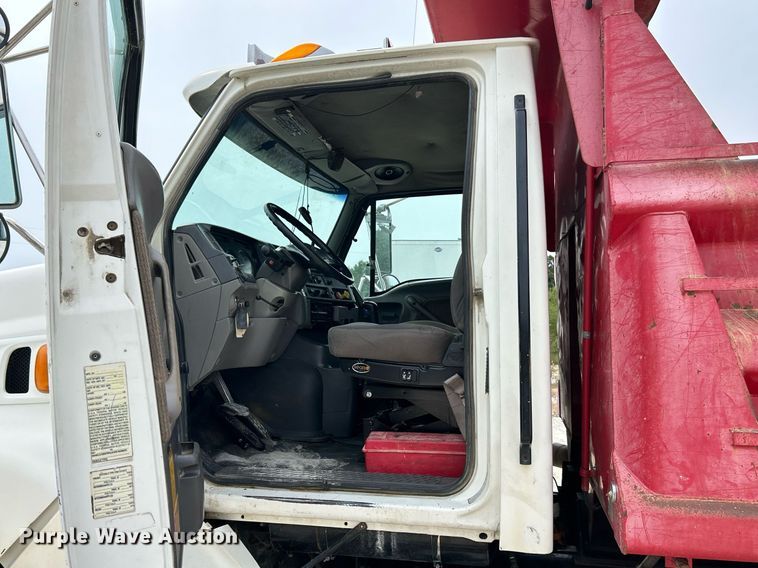 image for item EK3332 1999 Sterling  L9511 dump truck