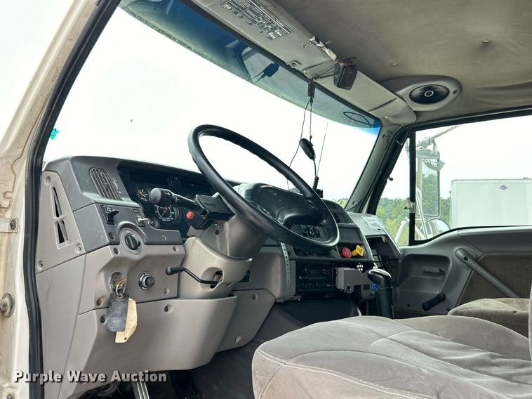 image for item EK3332 1999 Sterling  L9511 dump truck