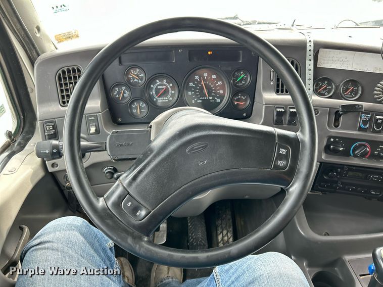 image for item EK3332 1999 Sterling  L9511 dump truck