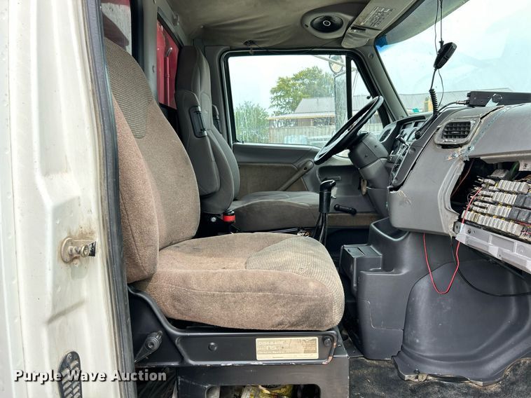 image for item EK3332 1999 Sterling  L9511 dump truck