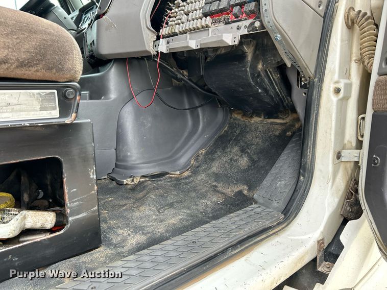 image for item EK3332 1999 Sterling  L9511 dump truck