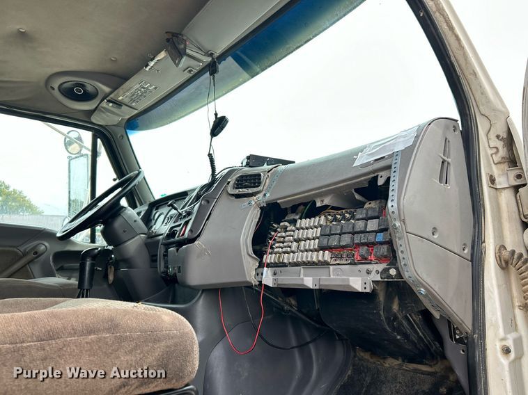 image for item EK3332 1999 Sterling  L9511 dump truck