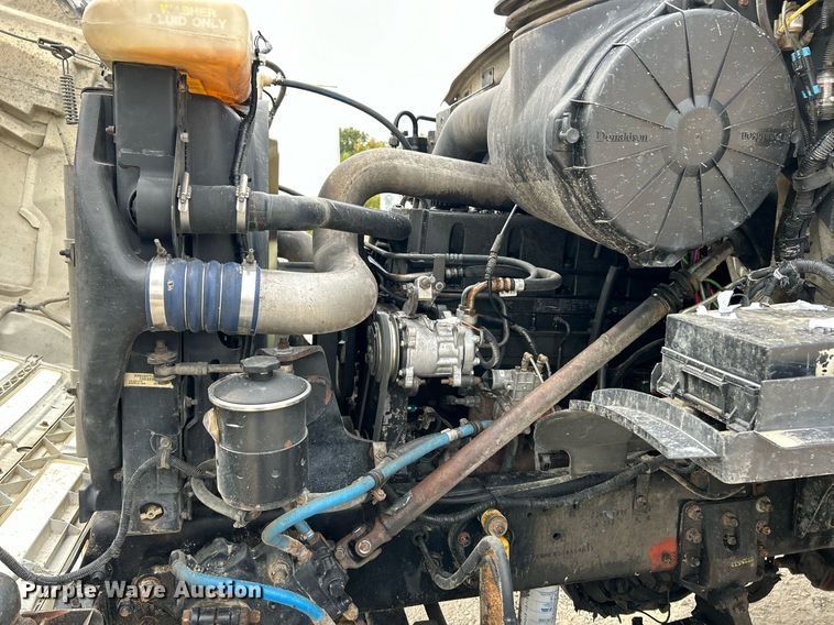 image for item EK3332 1999 Sterling  L9511 dump truck