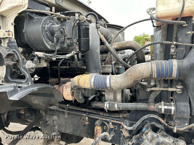 image for item EK3332 1999 Sterling  L9511 dump truck