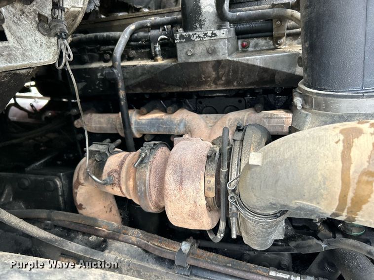 image for item EK3332 1999 Sterling  L9511 dump truck