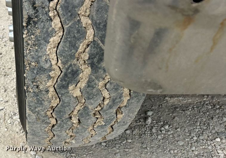 image for item EK3332 1999 Sterling  L9511 dump truck