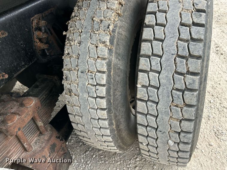 image for item EK3332 1999 Sterling  L9511 dump truck