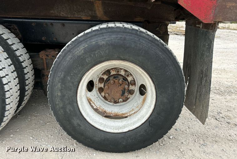 image for item EK3332 1999 Sterling  L9511 dump truck