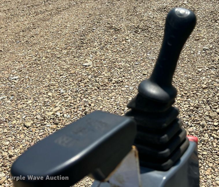 image for item EK3359 2016 Bobcat 418 AA mini excavator