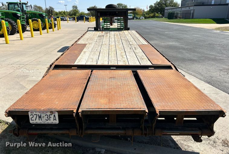 image for item EK3369 2019 Maxwell equipment trailer