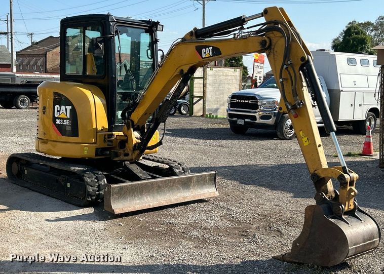 image for item EK3378 2017 Caterpillar  303.5E2 CR mini excavator