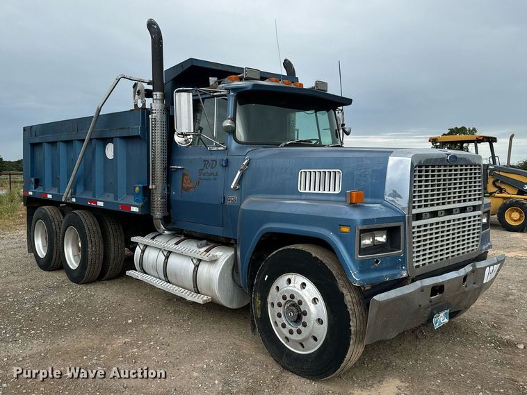 image for item IE9064 1987 Ford LTL9000 dump truck