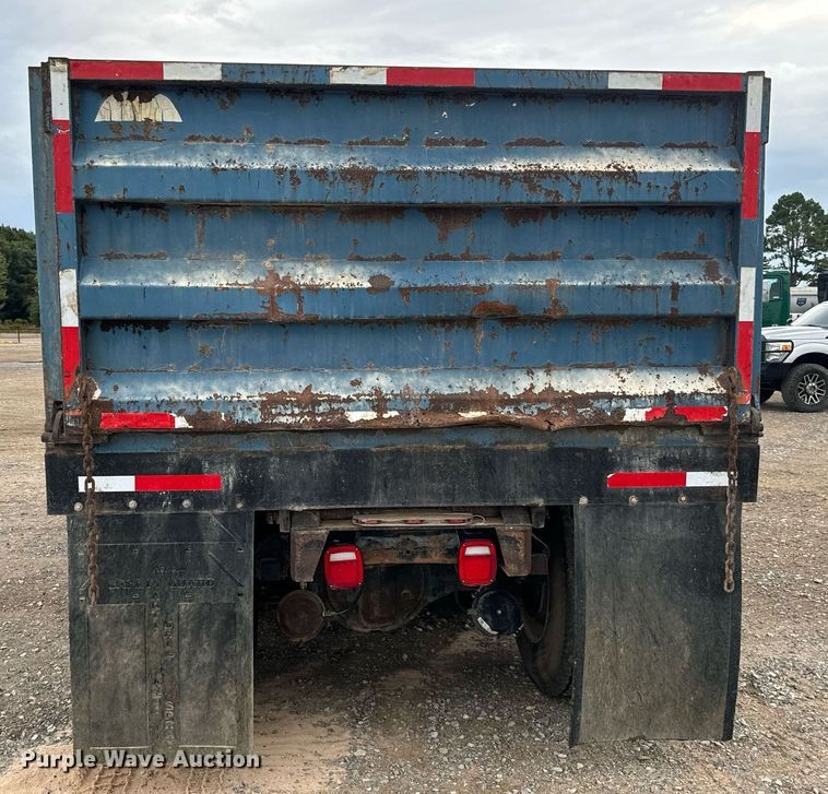 image for item IE9064 1987 Ford LTL9000 dump truck