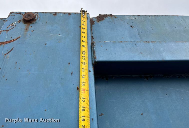 image for item IE9064 1987 Ford LTL9000 dump truck