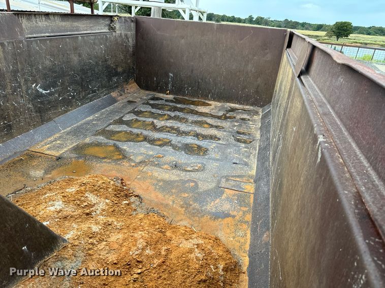 image for item IE9064 1987 Ford LTL9000 dump truck