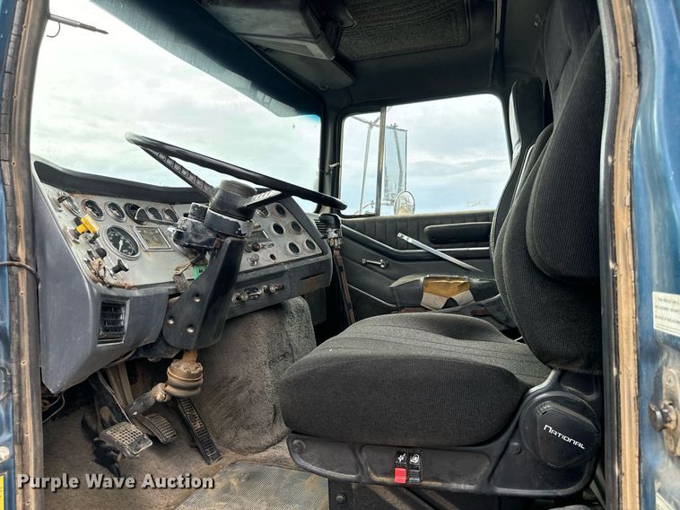 image for item IE9064 1987 Ford LTL9000 dump truck