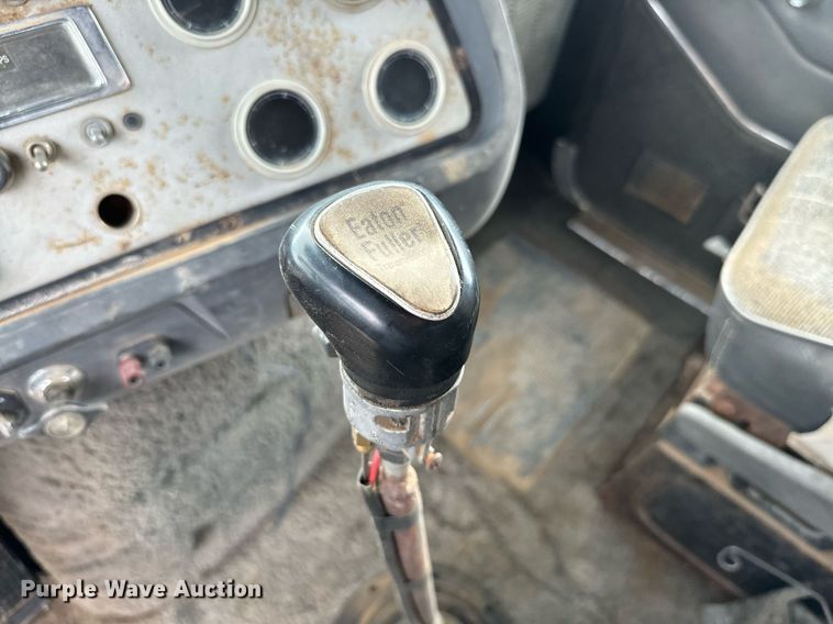 image for item IE9064 1987 Ford LTL9000 dump truck