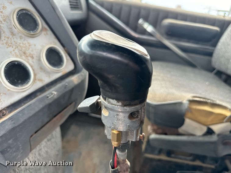 image for item IE9064 1987 Ford LTL9000 dump truck