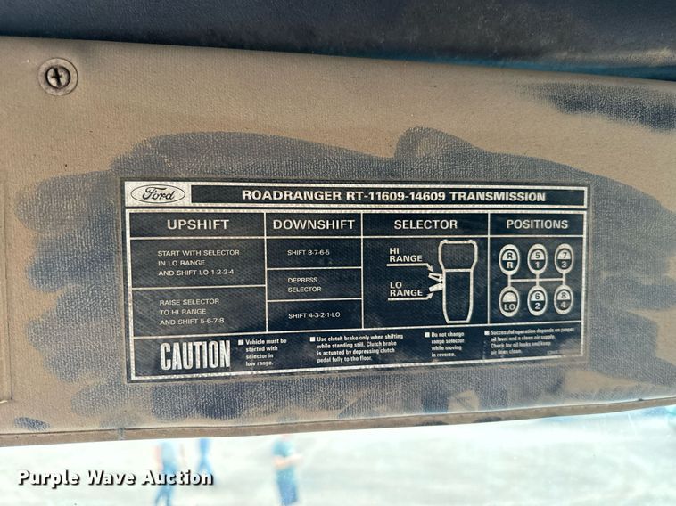 image for item IE9064 1987 Ford LTL9000 dump truck