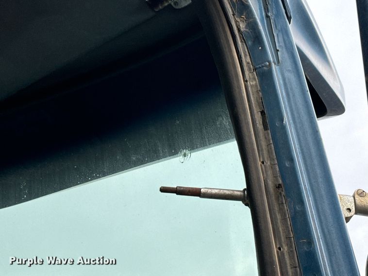 image for item IE9064 1987 Ford LTL9000 dump truck