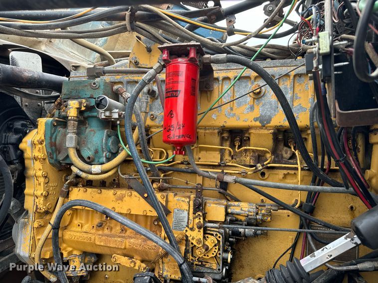 image for item IE9064 1987 Ford LTL9000 dump truck