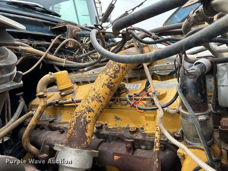 image for item IE9064 1987 Ford LTL9000 dump truck