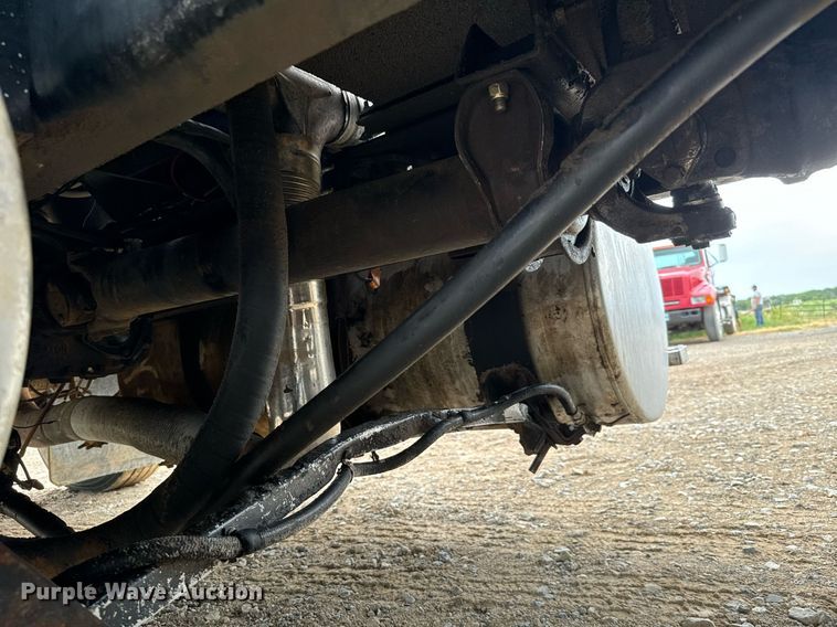 image for item IE9064 1987 Ford LTL9000 dump truck