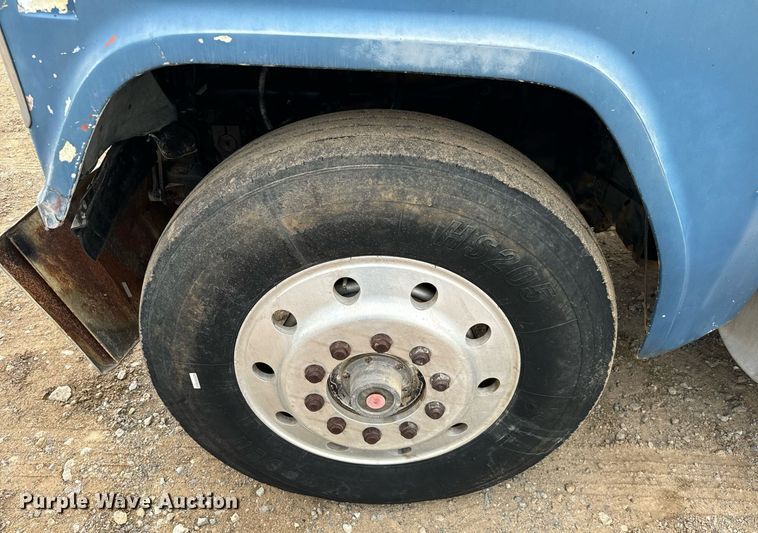 image for item IE9064 1987 Ford LTL9000 dump truck