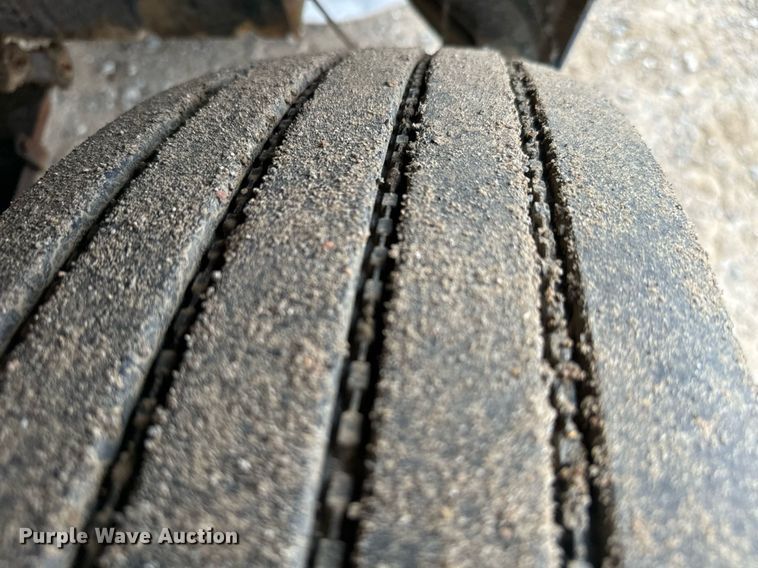 image for item IE9064 1987 Ford LTL9000 dump truck