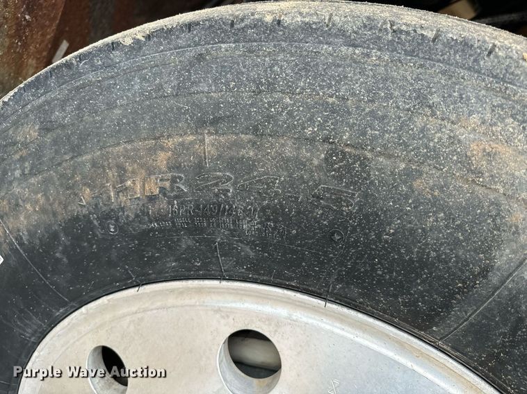 image for item IE9064 1987 Ford LTL9000 dump truck