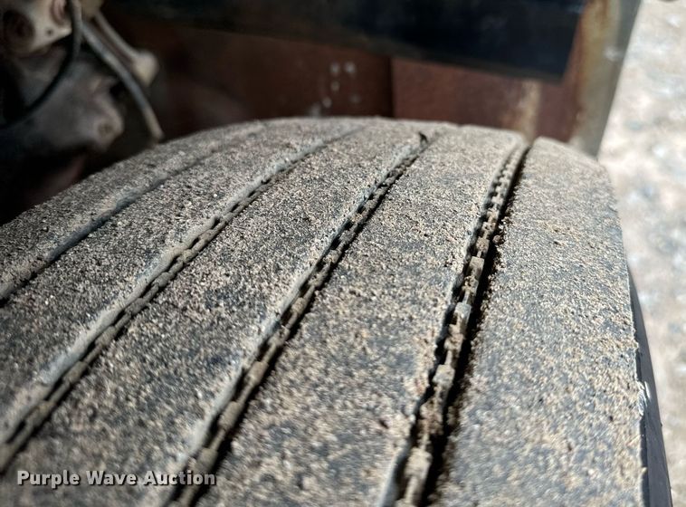 image for item IE9064 1987 Ford LTL9000 dump truck