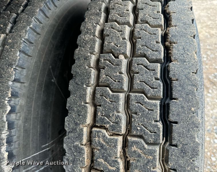 image for item IE9064 1987 Ford LTL9000 dump truck