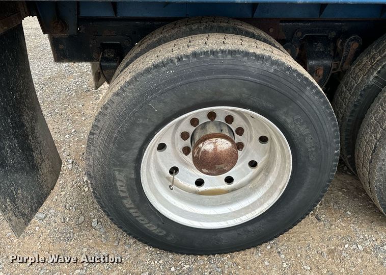 image for item IE9064 1987 Ford LTL9000 dump truck