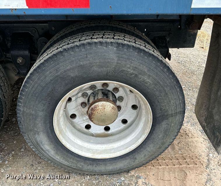 image for item IE9064 1987 Ford LTL9000 dump truck