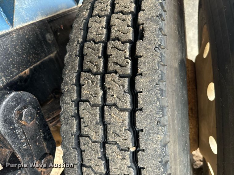 image for item IE9064 1987 Ford LTL9000 dump truck