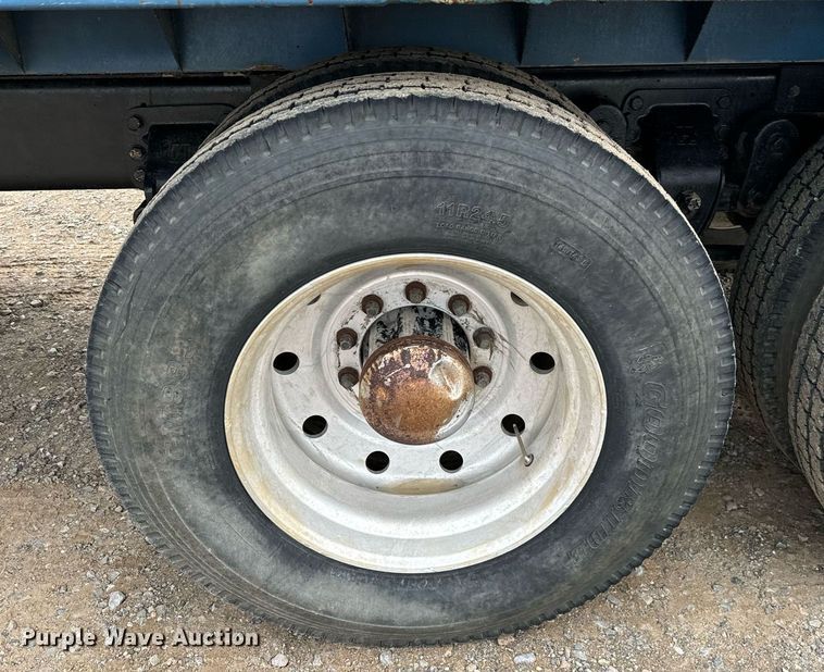 image for item IE9064 1987 Ford LTL9000 dump truck