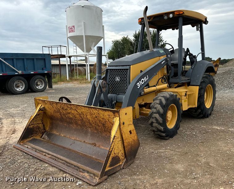 image for item IE9065 2011 John Deere 310SJ backhoe