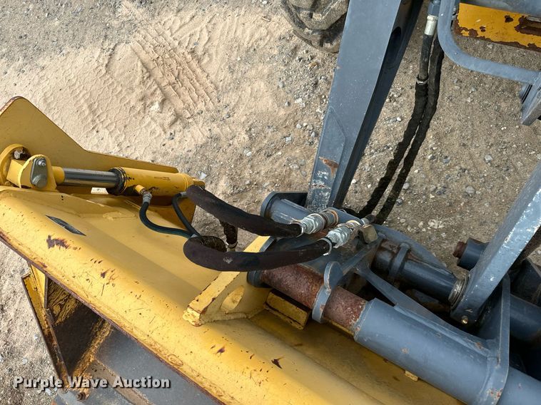 image for item IE9065 2011 John Deere 310SJ backhoe