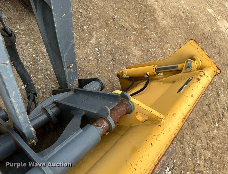 image for item IE9065 2011 John Deere 310SJ backhoe