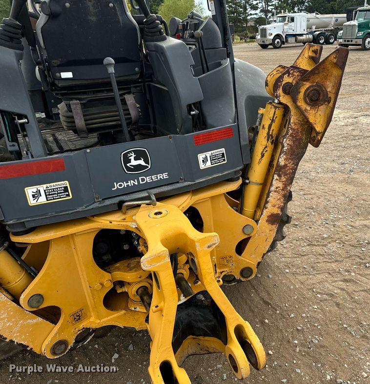 image for item IE9065 2011 John Deere 310SJ backhoe