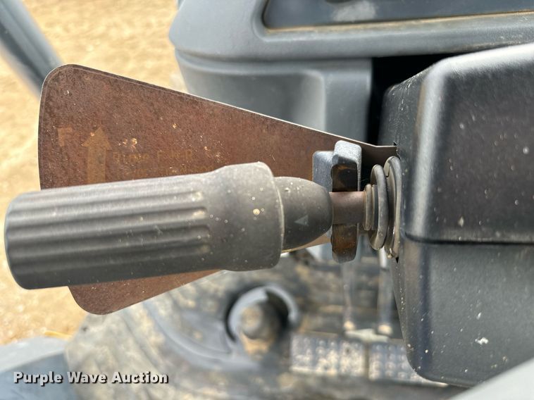 image for item IE9065 2011 John Deere 310SJ backhoe