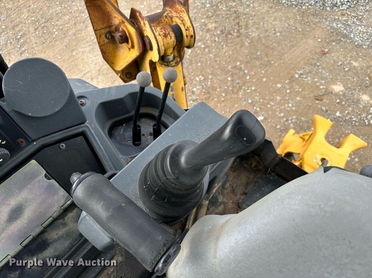 image for item IE9065 2011 John Deere 310SJ backhoe