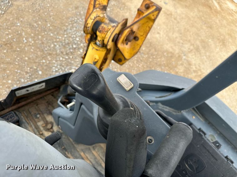 image for item IE9065 2011 John Deere 310SJ backhoe