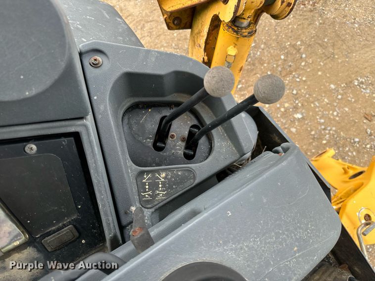 image for item IE9065 2011 John Deere 310SJ backhoe