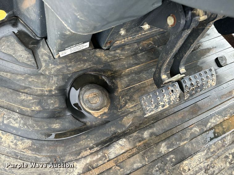 image for item IE9065 2011 John Deere 310SJ backhoe