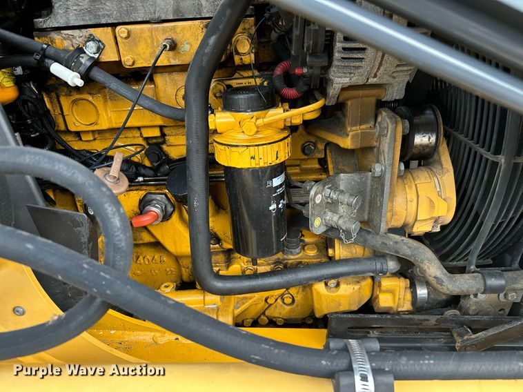 image for item IE9065 2011 John Deere 310SJ backhoe