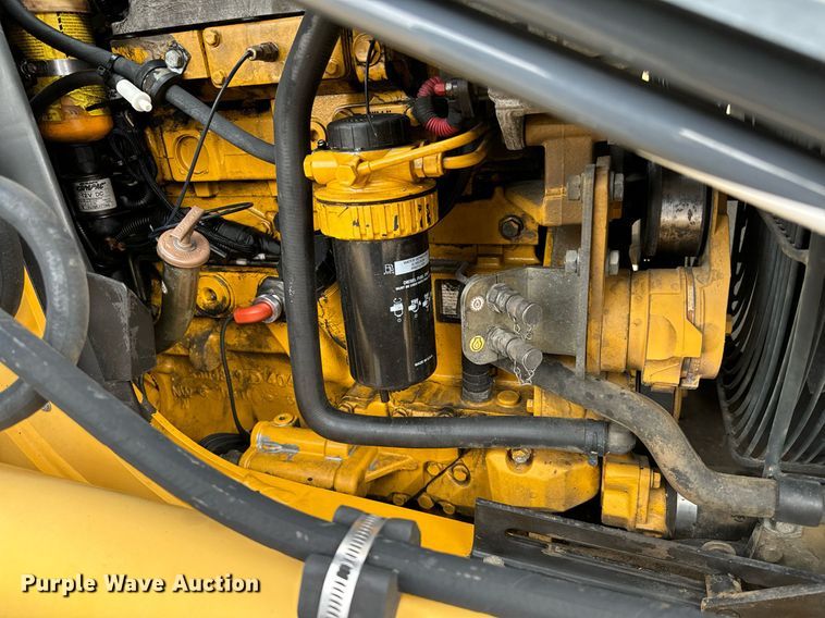 image for item IE9065 2011 John Deere 310SJ backhoe